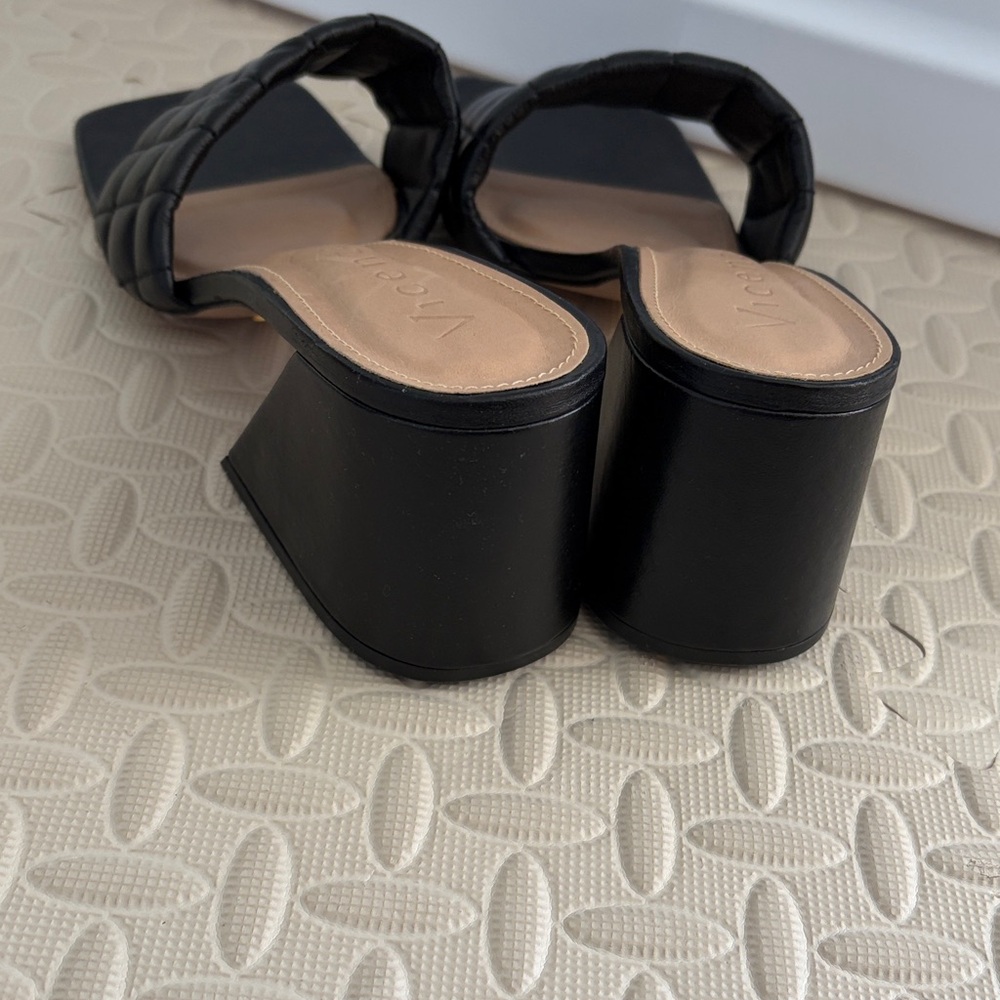 LIKE NEW Vicenza Black Quilted Women's Sandals Size 11 - Picture 3 of 6